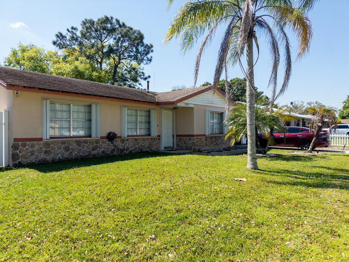 Property Photo:  3205 Hibiscus  FL 34947 