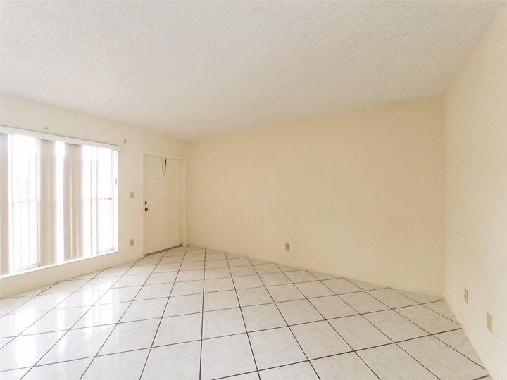 Property Photo:  5870 NW 16th Place  FL 33313 