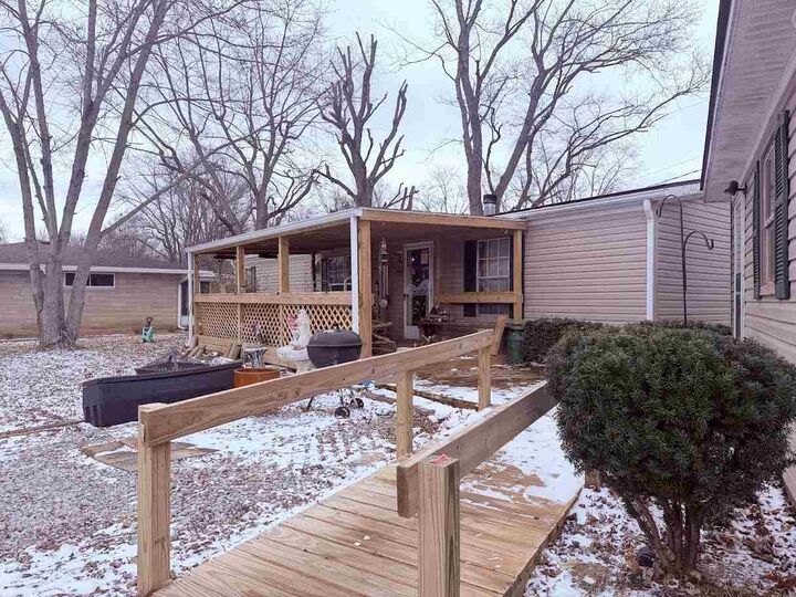 Property Photo: 103 E Graceland Heights Drive IN 47346
