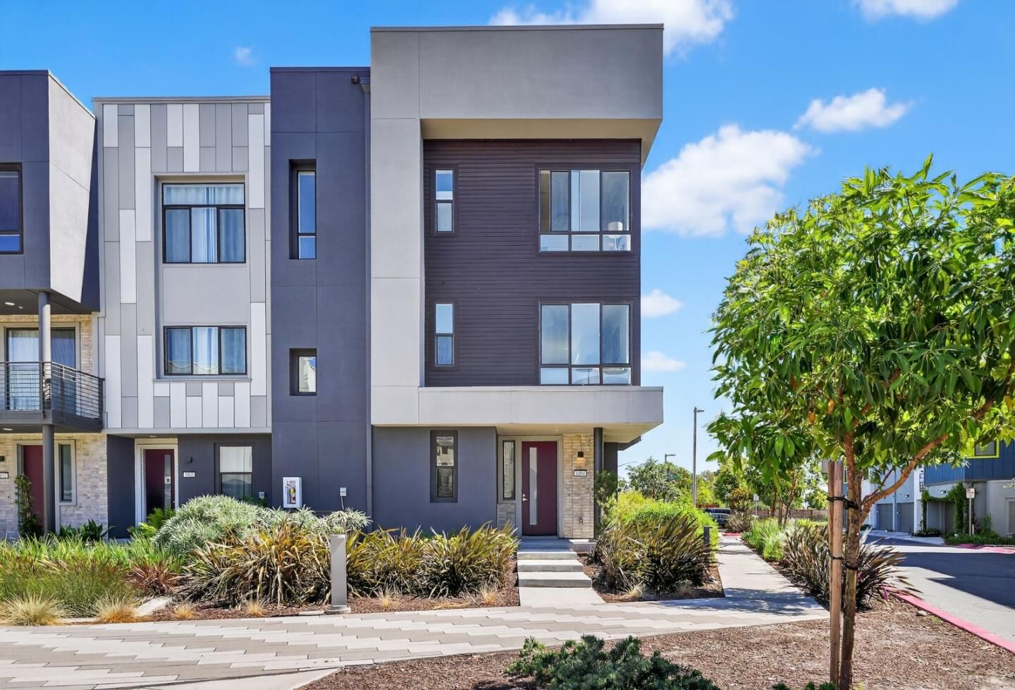 Property Photo:  3891 Vanguard Common 1004  CA 94538 