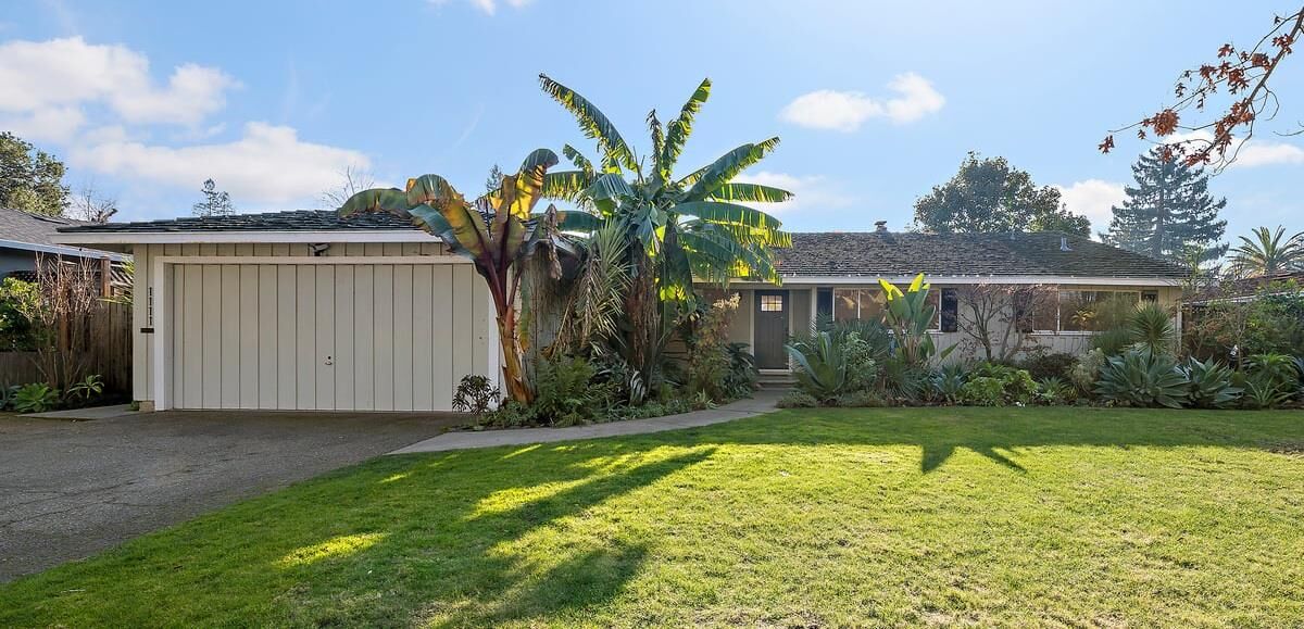 Property Photo:  1111 Hobart Street  CA 94025 