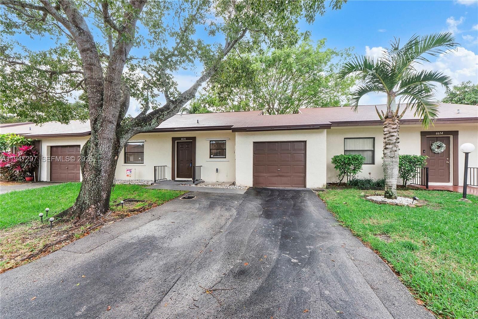 Property Photo:  6616 N Parkway Dr 3-5  FL 33068 