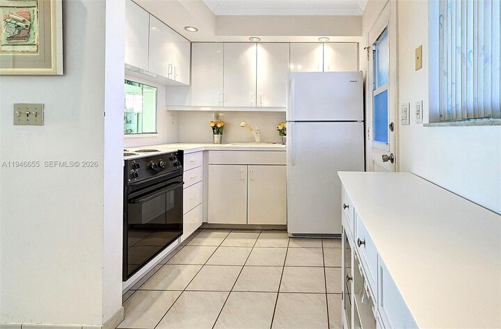 Property Photo: 3010 Marcos Dr R311 FL 33160