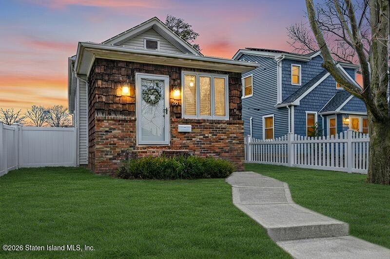 Property Photo:  261 Brehaut Avenue  NY 10307 