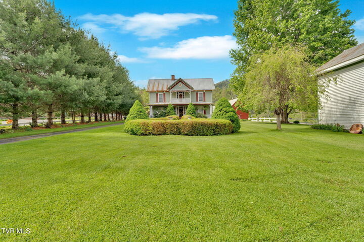 Property Photo:  8712 Highway 19-E  TN 37687 