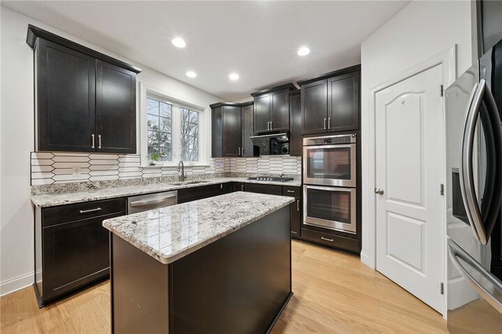 Property Photo:  5600 Willow Terrace Dr  PA 15102 