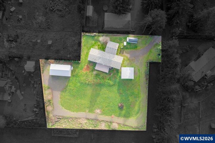 Property Photo:  1033 Camelot Dr S  OR 97306 