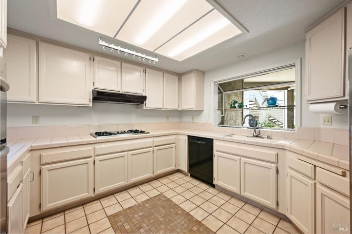 Property Photo: 2111 Stonefield Lane CA 95403