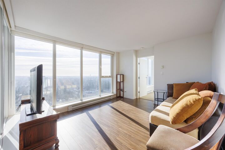 13325 102A Avenue 3708 — photo 1