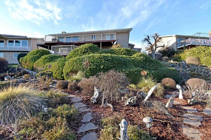 Property Photo:  1909 Parkview Ct  WA 99403 