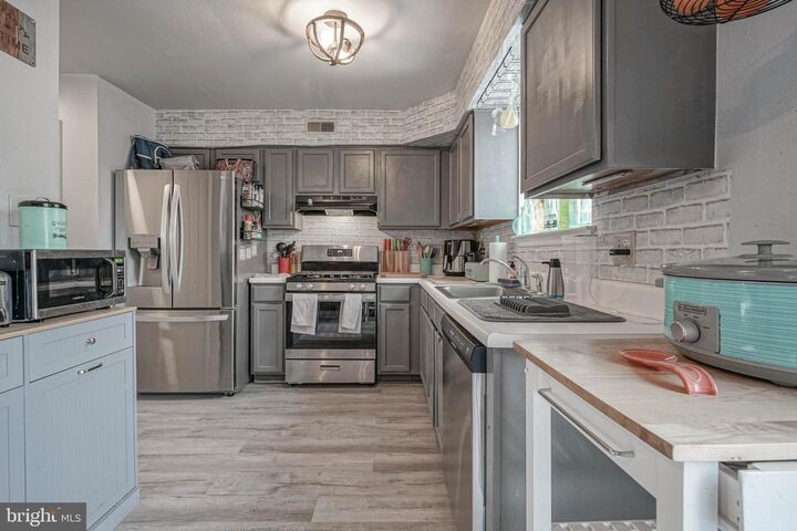 Property Photo: 153 Pendragon Way NJ 08051