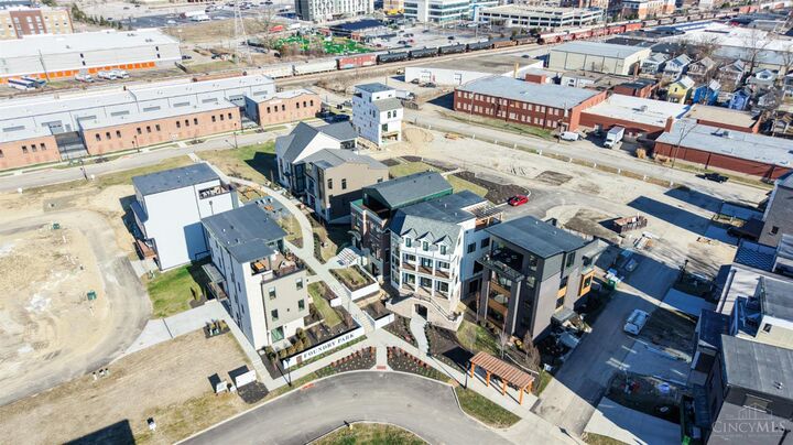 Property Photo:  2906 Three Oaks Lane  OH 45209 