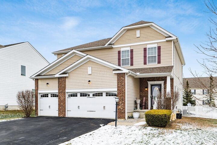 Property Photo:  1005 Legacy Lane  OH 43062 