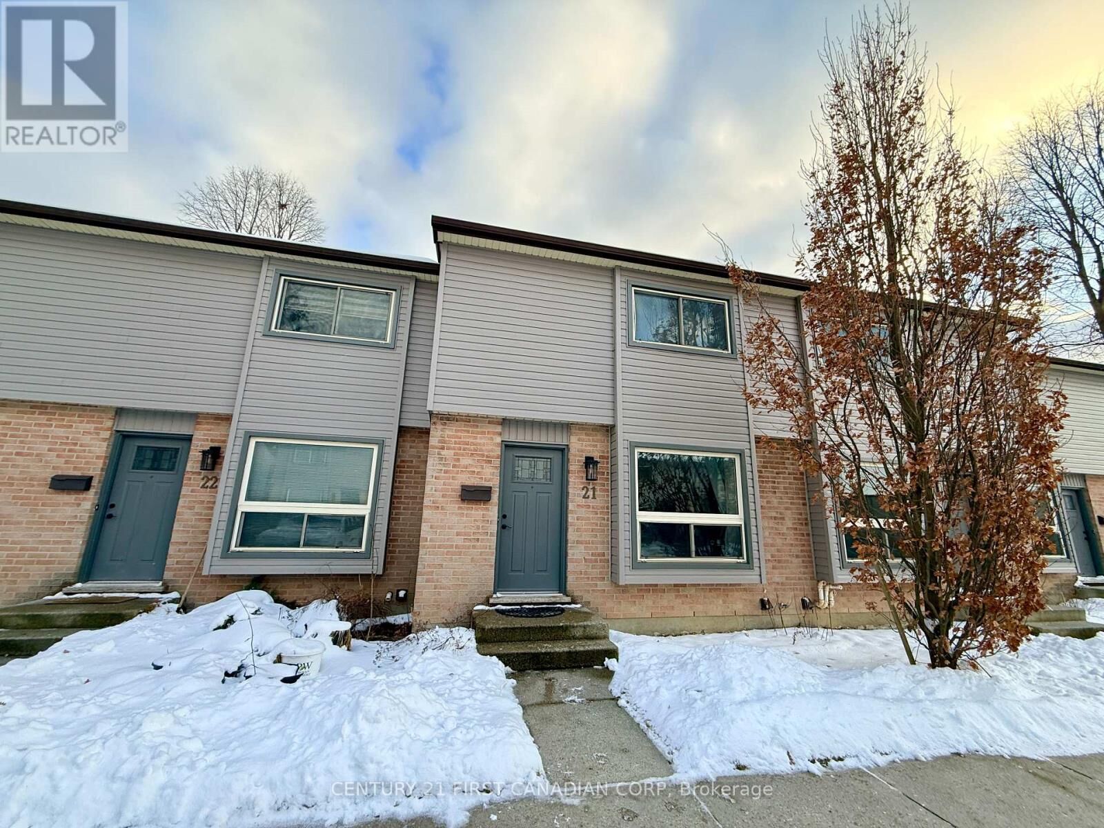 Property Photo:  253 Taylor Street 21  ON N5Y 2J6 