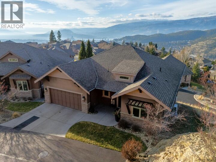 Photo de la propriété:  2450 Selkirk Drive 16  BC V1V 2Z5 