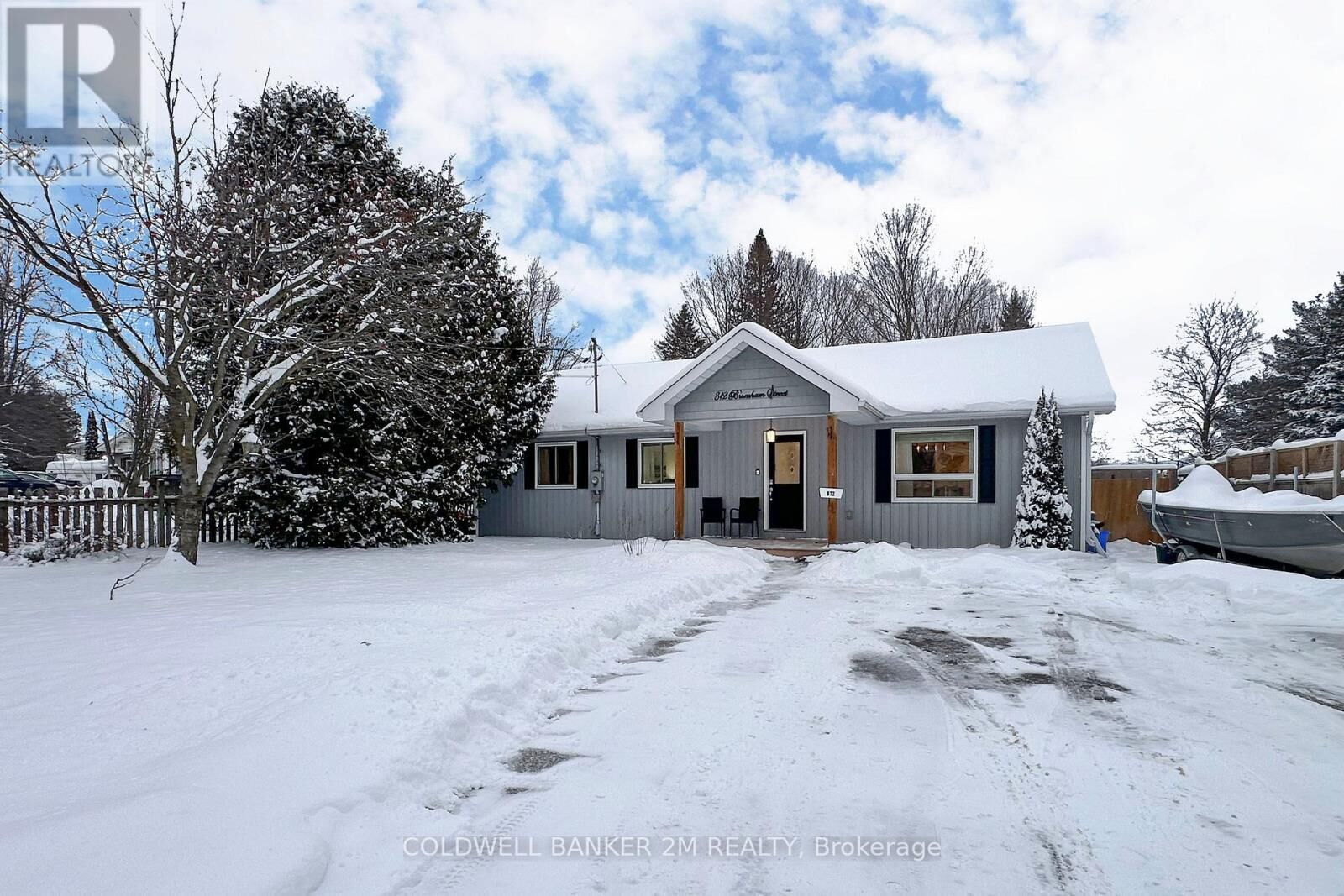 Photo de la propriété:  812 Burnham Street  ON K9A 2X7 