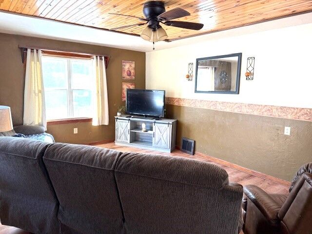 Property Photo: 1313 New Lebanon Road PA 16311