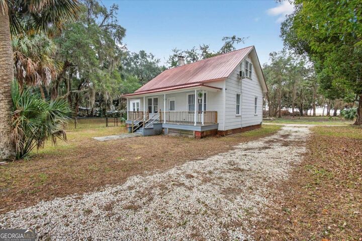 Property Photo:  1401 Wayne  GA 31305 
