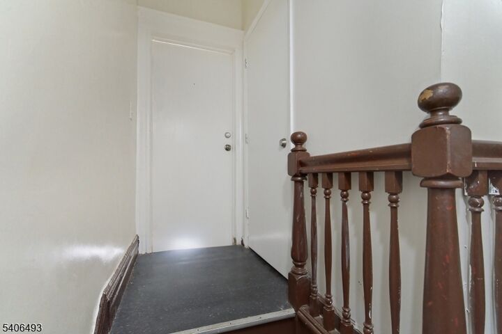 Property Photo:  216 Oakwood Ave 2  NJ 07050 
