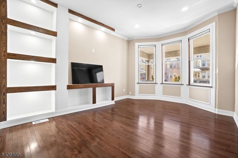 Property Photo:  16 Sayre St  NJ 07208 