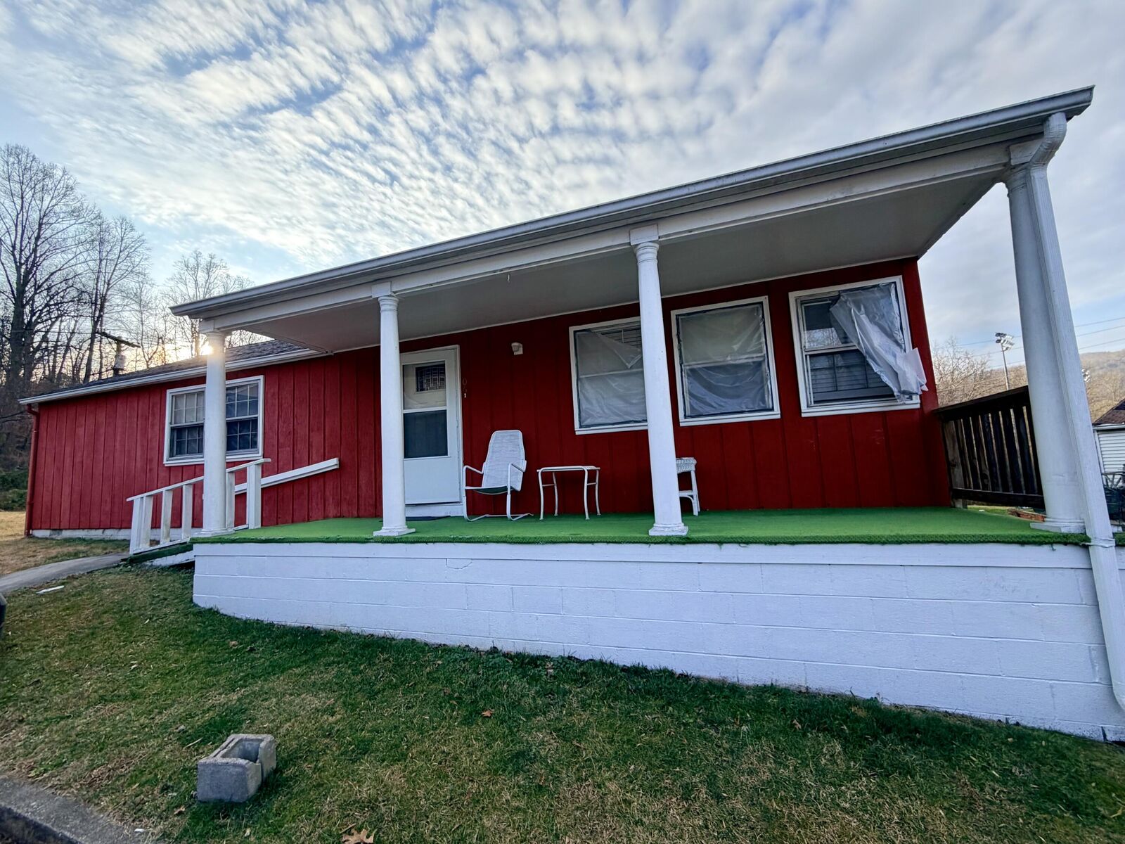 Property Photo:  106 State Square  KY 40823 