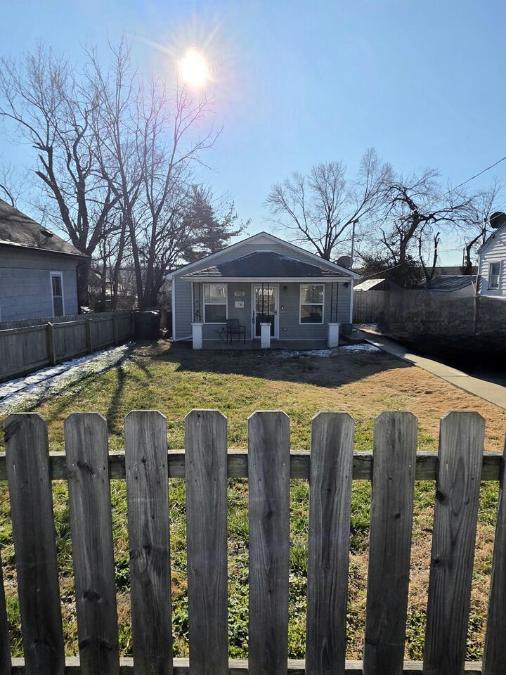 Property Photo:  948 Dayton Avenue  KY 40505 