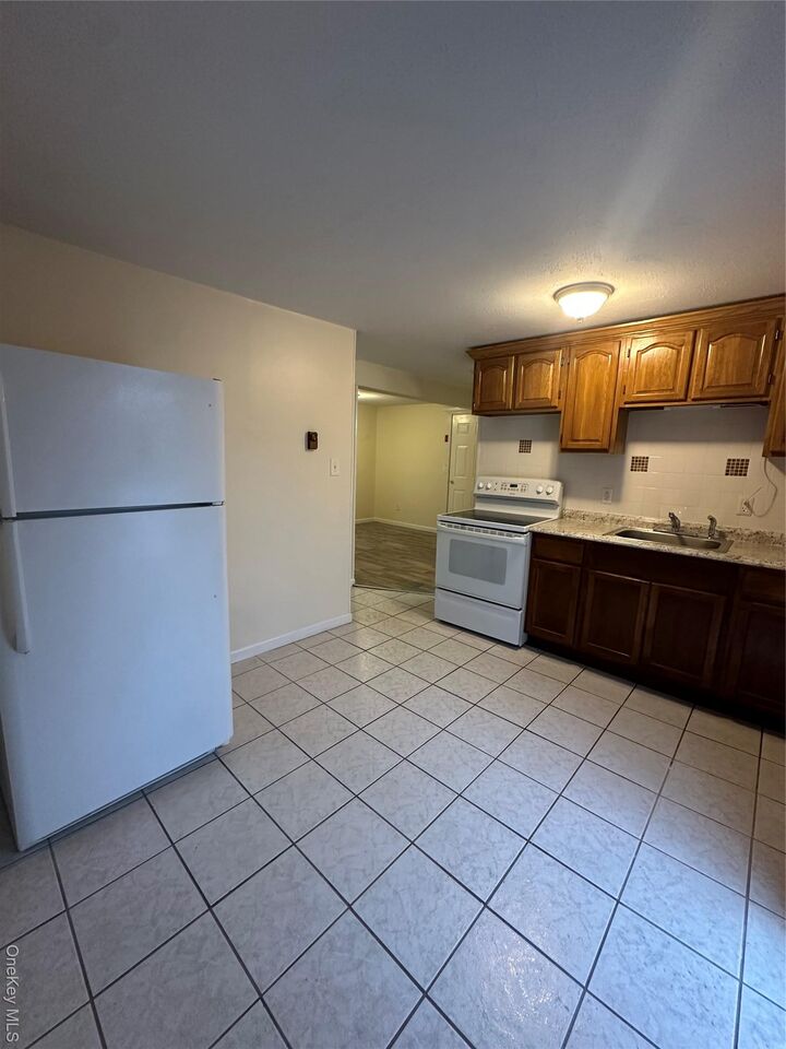 Property Photo:  1 Huron Drive  NY 11706 