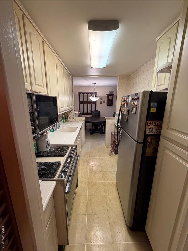 Property Photo:  84-29 153rd Avenue 4N  NY 11414 