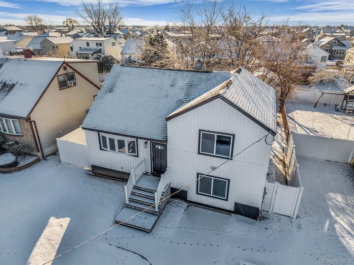 Property Photo:  39 Layton Street  NY 11520 