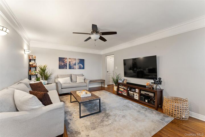 Property Photo:  472 Gramatan Avenue Bldg 6, Unit Bb4  NY 10552 