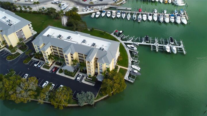 Property Photo:  425 150th Avenue 2504  FL 33708 