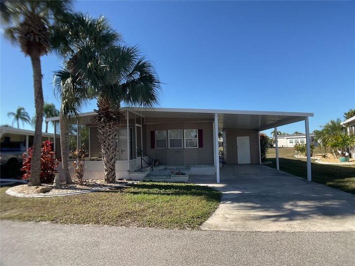 Property Photo:  2100 Kings Highway 288  FL 33980 