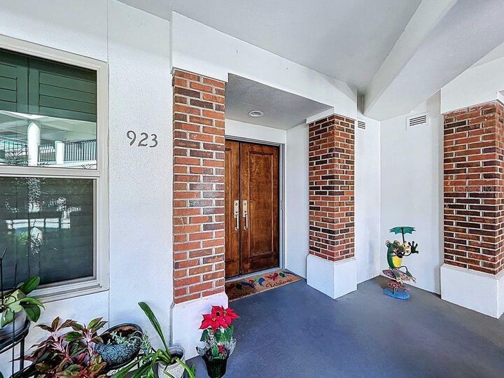 Property Photo:  923 Seddon Cove Way 923  FL 33602 