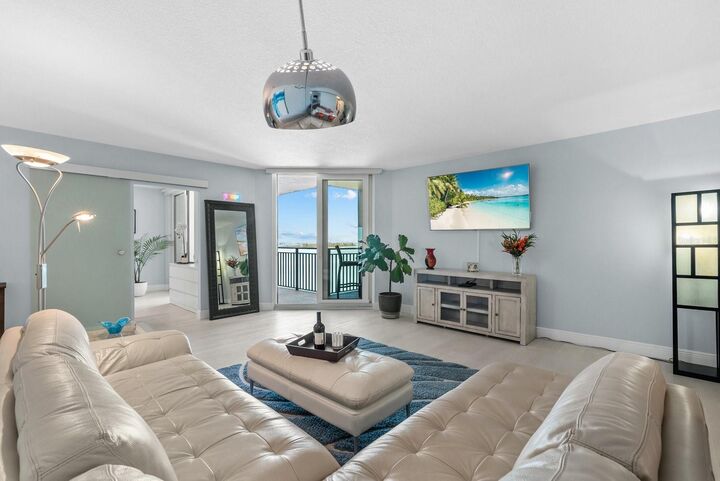 Property Photo: 4822 Ocean Boulevard 10E FL 34242