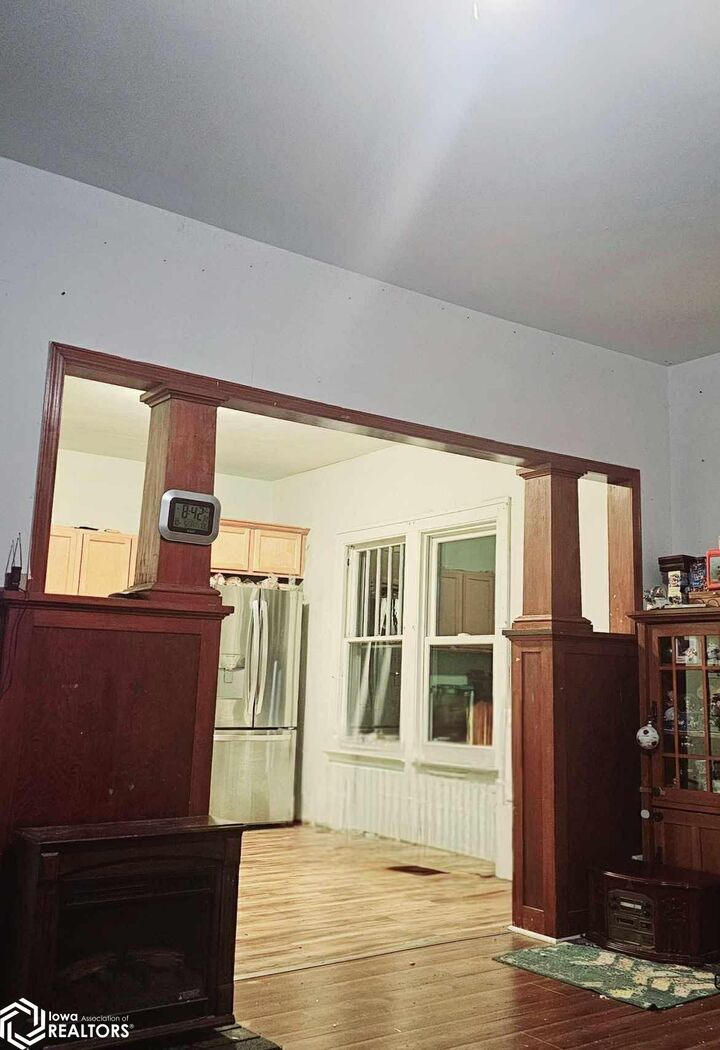 Property Photo:  146 S Central Avenue  IA 52601 