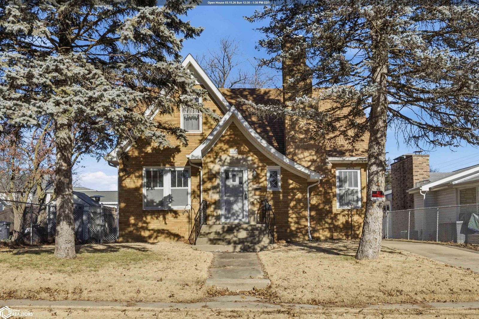 Property Photo:  1820 Dill Street  IA 52601 