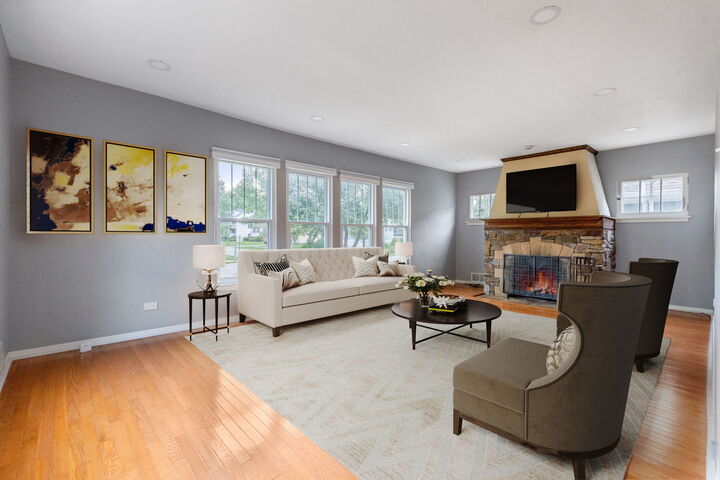 Property Photo: 405 S Gilbert Avenue S IL 60625