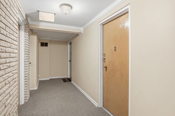 Property Photo:  401 S Grove Avenue 2F  IL 60302 