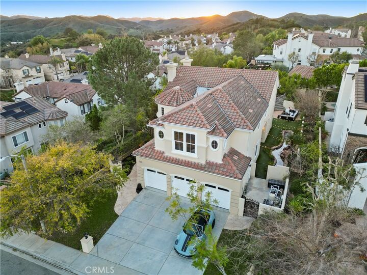 Property Photo:  907 Deerhill Road  CA 91377 