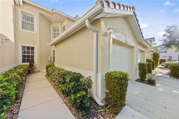 Property Photo:  1285 Sweetwater Cove 2106  FL 34110 