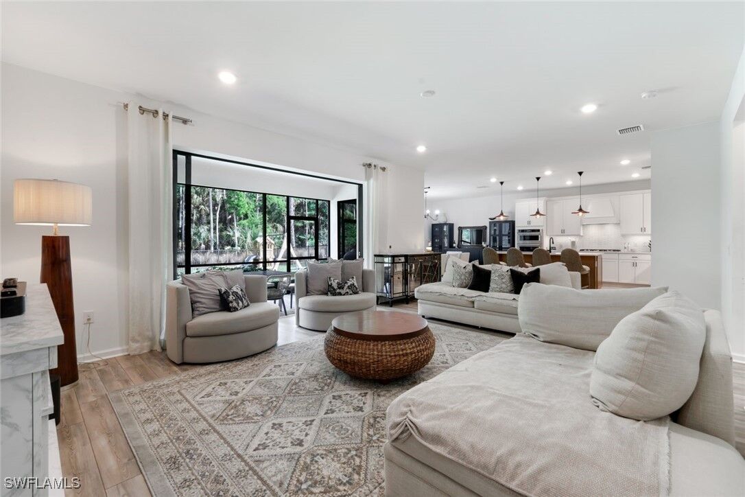 Property Photo:  10427 Ventana Lane  FL 34120 