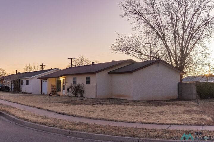 Property Photo:  2916 Mandell Circle  NM 88101 