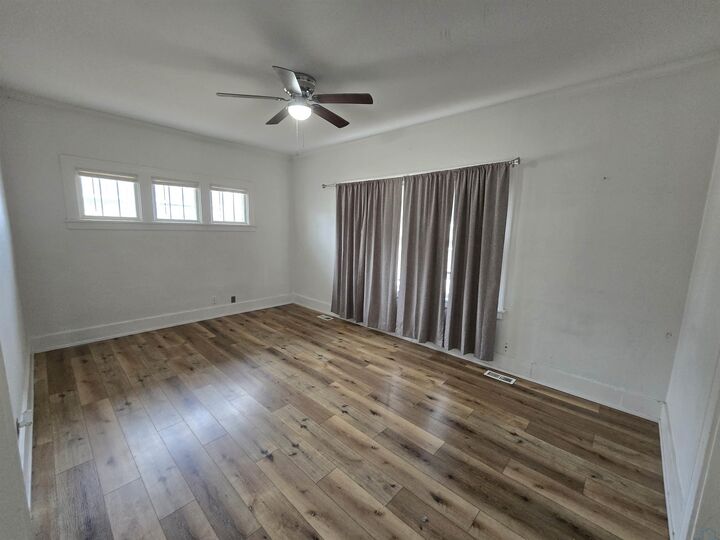 Property Photo: 2111 S Alice St IA 51106