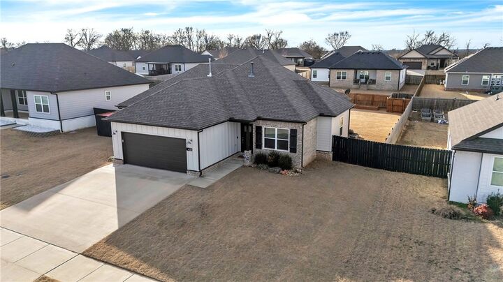 Property Photo: 421 N Otoe Street AR 72730