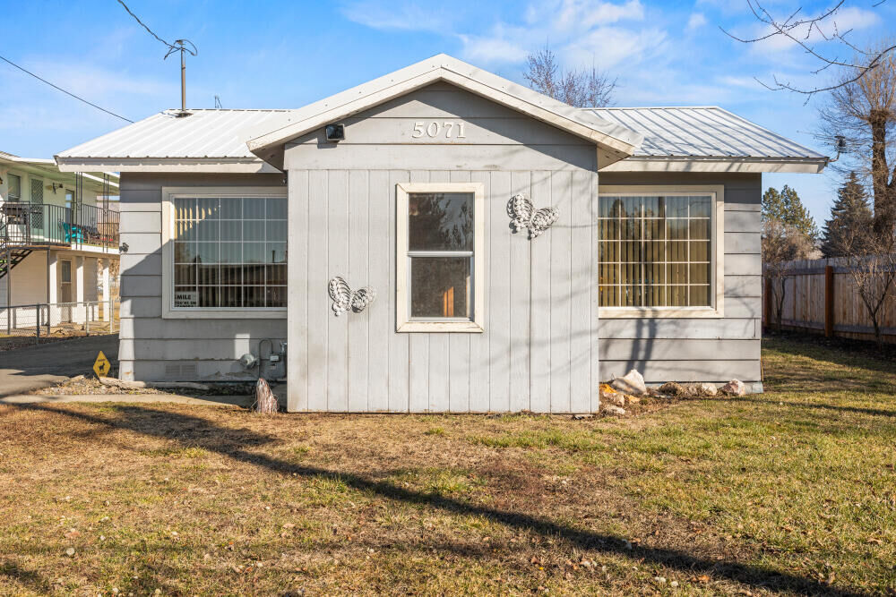 Property Photo:  5071 Harlan Drive  OR 97603 
