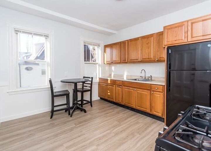 Property Photo:  32 Warwick Rd 2  MA 02465 