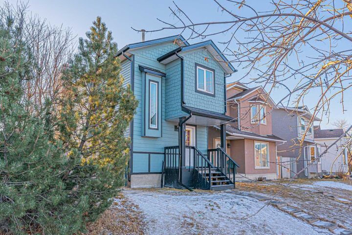 Property Photo:  38 Martindale Drive NE  AB T3J 2V4 