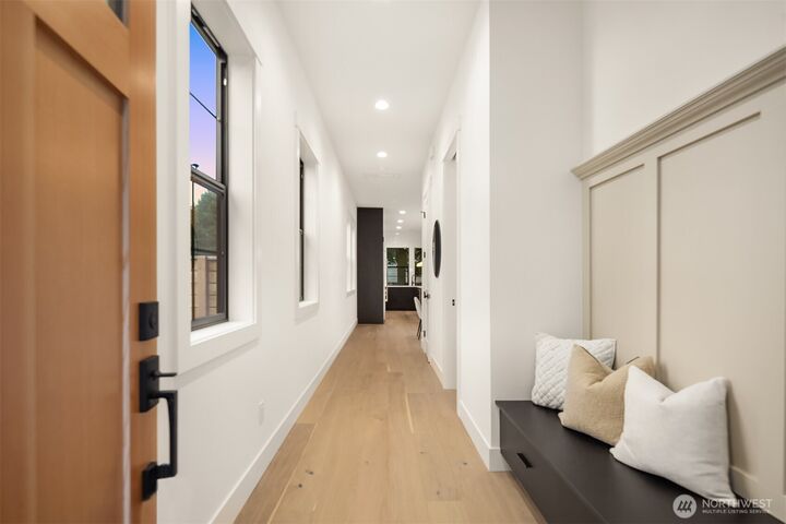 Property Photo:  822  165th Avenue NE  WA 98008 