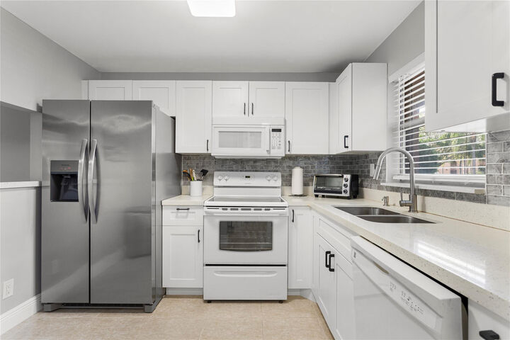 Property Photo: 9700 Sunrise Lakes Boulevard 101 FL 33322