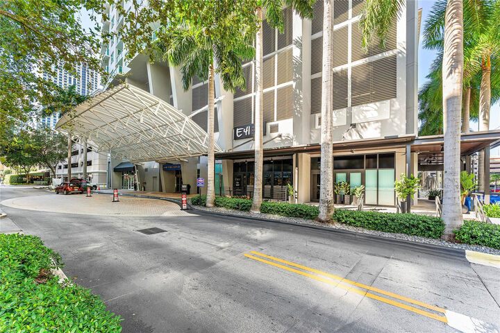 Property Photo:  350 SE 2nd Street 840  FL 33301 